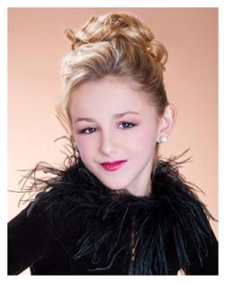 Chloe Lukasiak is 10 years old, lives in Pittsburgh and is daughter to Christi Lukasiak. Chloe attends Abby Lee Dance Company and is also part of the ... - 4858680